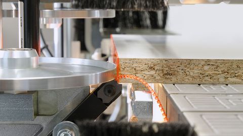 Ziehklingenaggregat für perfekte Glättung von Radien oder Fasen an Kunststoffkanten - Holzher Kantenanleimmaschine Ziehklingenaggregat Holzher Kantenanleimmaschine Streamer